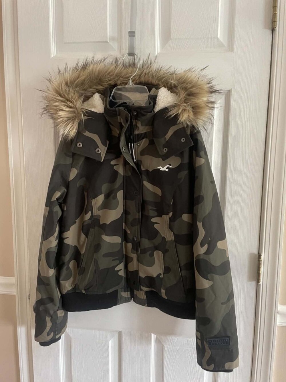 Women's Hollister Winter Jacket Coat Camo Camoflauge L Large Very Good